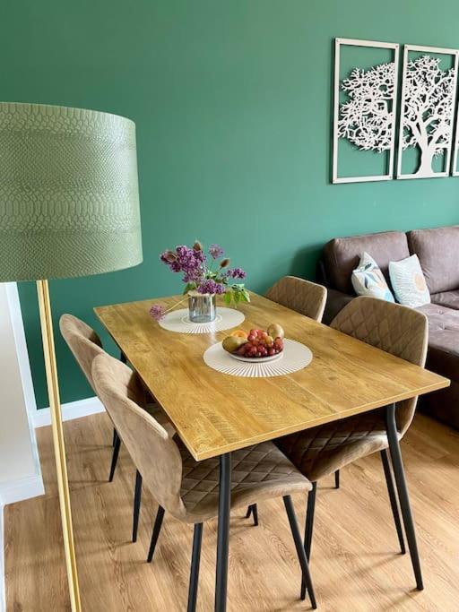 2-Zimmer Zentral In Ferdinandshof, Wlan Modern Екстер'єр фото