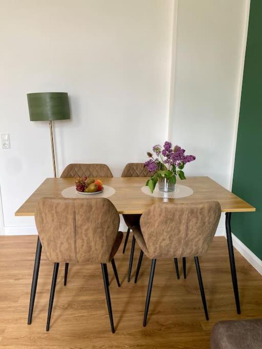 2-Zimmer Zentral In Ferdinandshof, Wlan Modern Екстер'єр фото